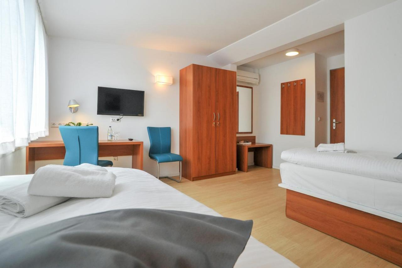 Gaestehaus Abz Щутгарт Екстериор снимка